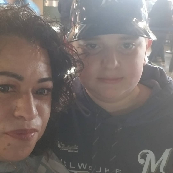 Meet your Posher, Tricia - Picture 2 of 4